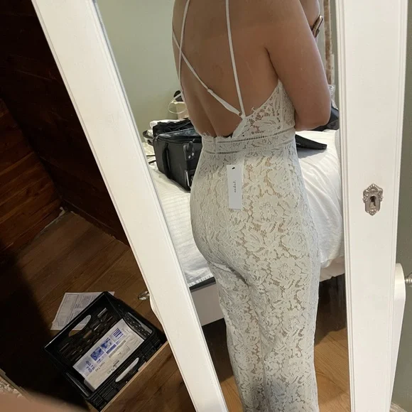 White jumpsuit - Picture 3 of 4